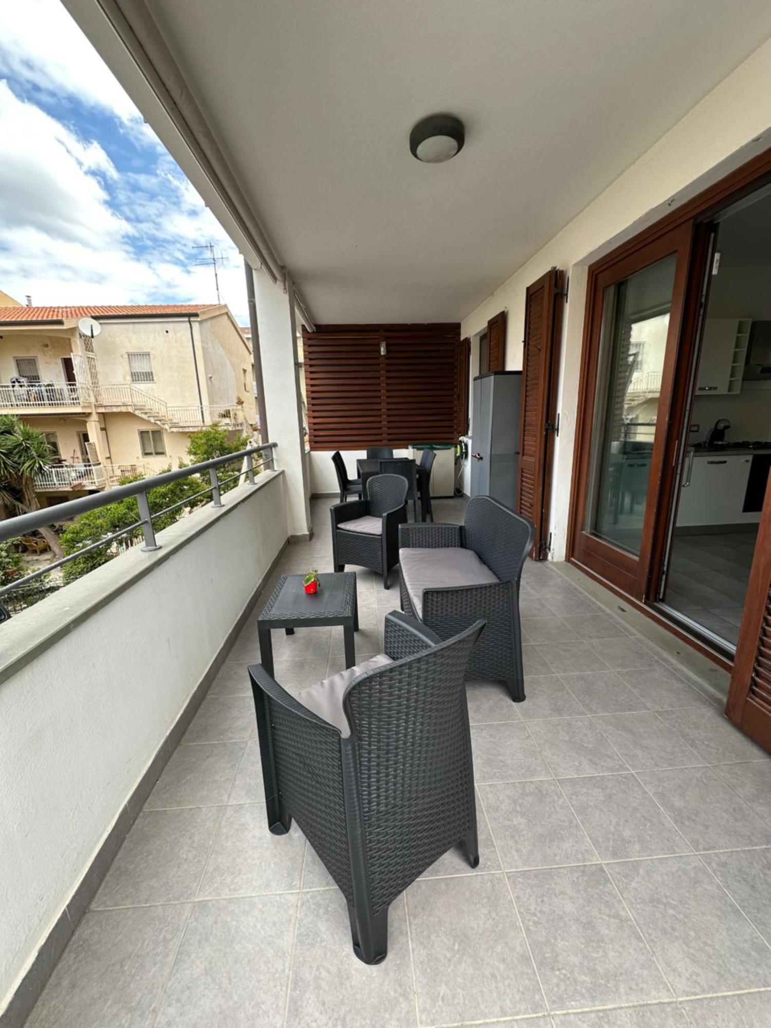 Gris I Blanca Apartment Alghero Bagian luar foto